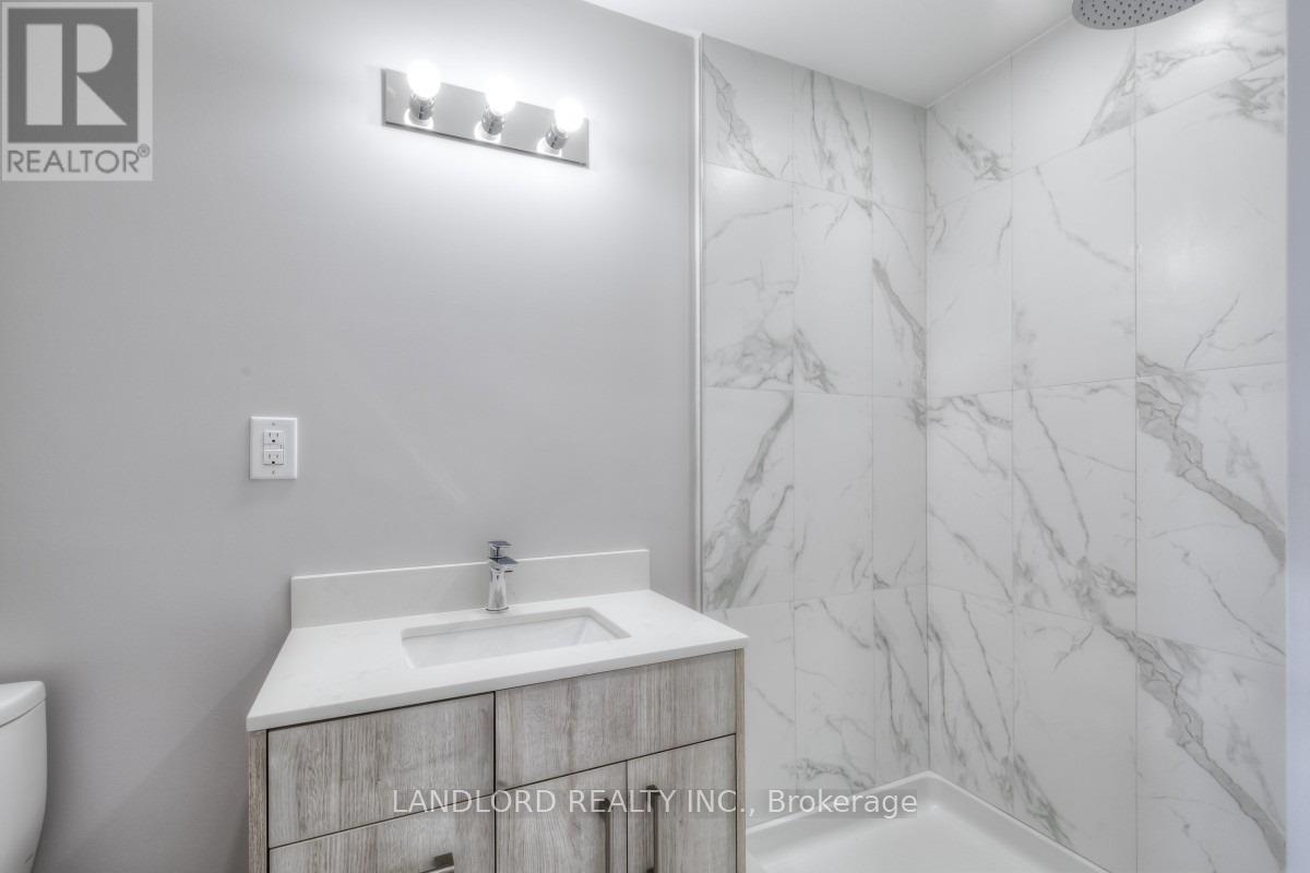 3 - 53 Rockcliffe Boulevard, Toronto, Ontario M6N 4R3 - Photo 11 - W13702038
