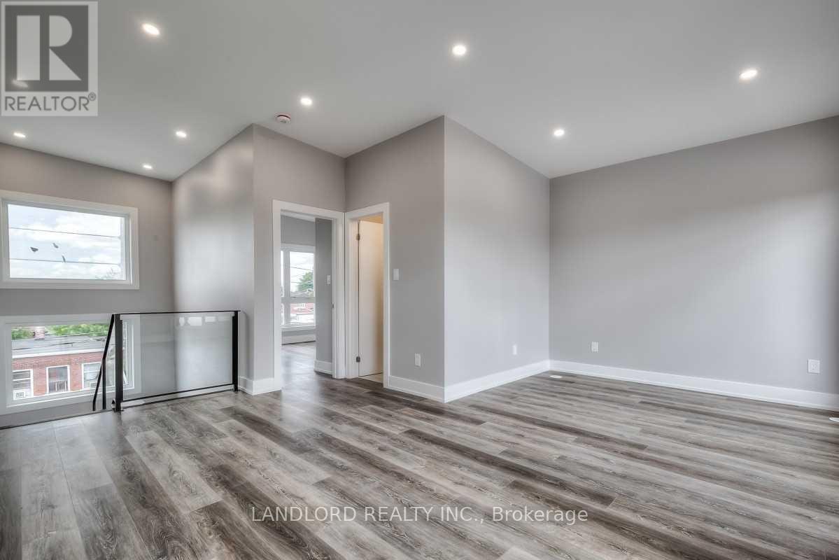 3 - 53 Rockcliffe Boulevard, Toronto, Ontario M6N 4R3 - Photo 12 - W13702038