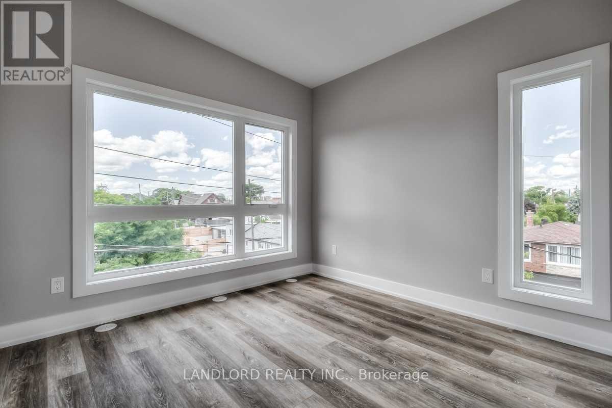 3 - 53 Rockcliffe Boulevard, Toronto, Ontario M6N 4R3 - Photo 13 - W13702038