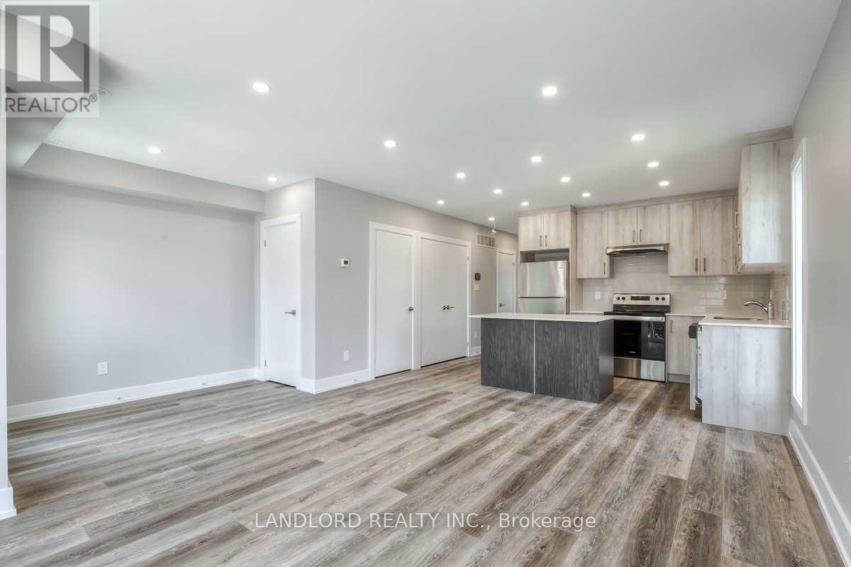 3 - 53 Rockcliffe Boulevard, Toronto, Ontario M6N 4R3 - Photo 5 - W13702038