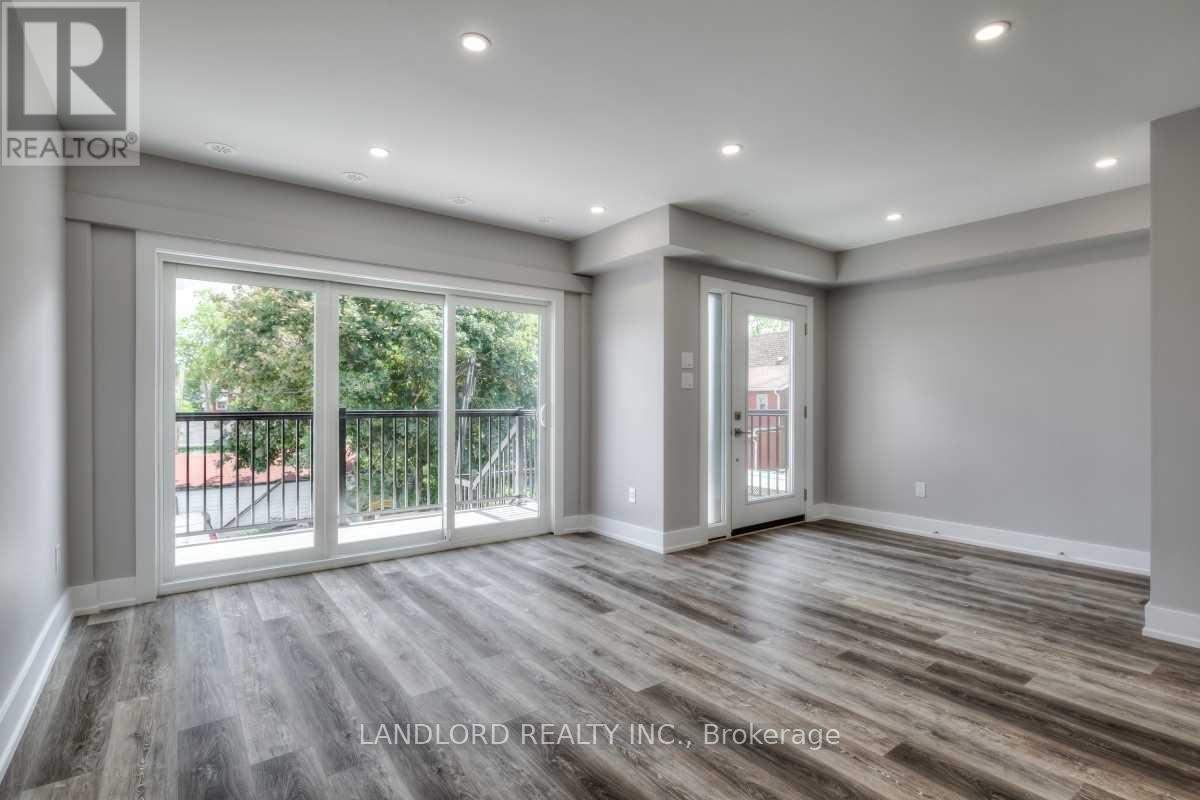 3 - 53 Rockcliffe Boulevard, Toronto, Ontario M6N 4R3 - Photo 7 - W13702038