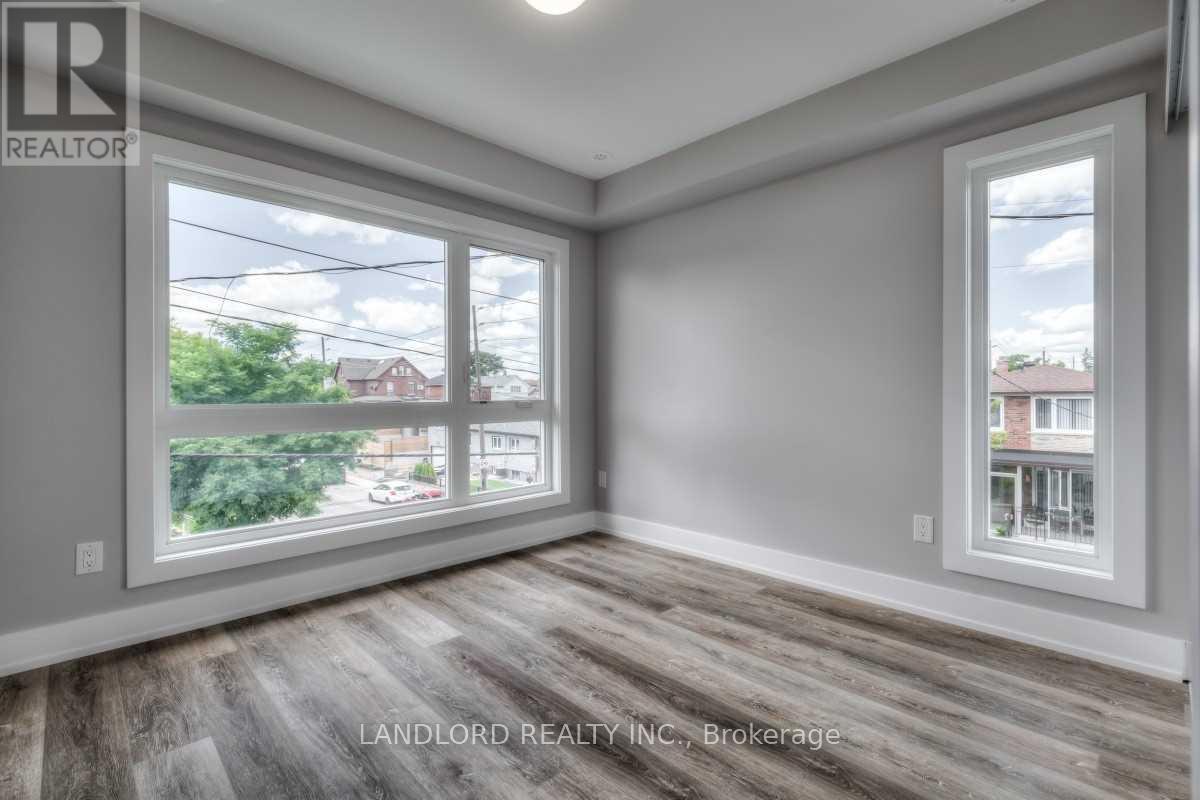 3 - 53 Rockcliffe Boulevard, Toronto, Ontario M6N 4R3 - Photo 9 - W13702038