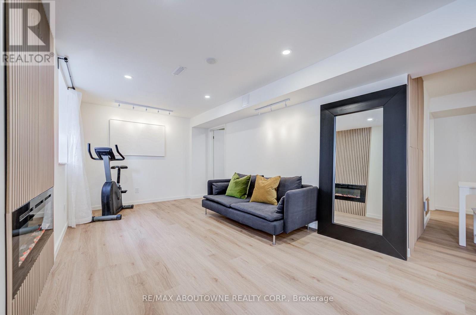 Lower - 1108 Notley Crescent, Oakville, Ontario L6M 1H4 - Photo 12 - W13702046
