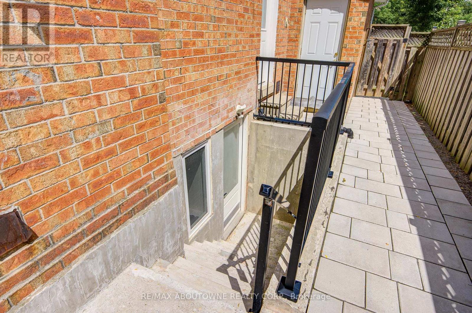 Lower - 1108 Notley Crescent, Oakville, Ontario L6M 1H4 - Photo 7 - W13702046