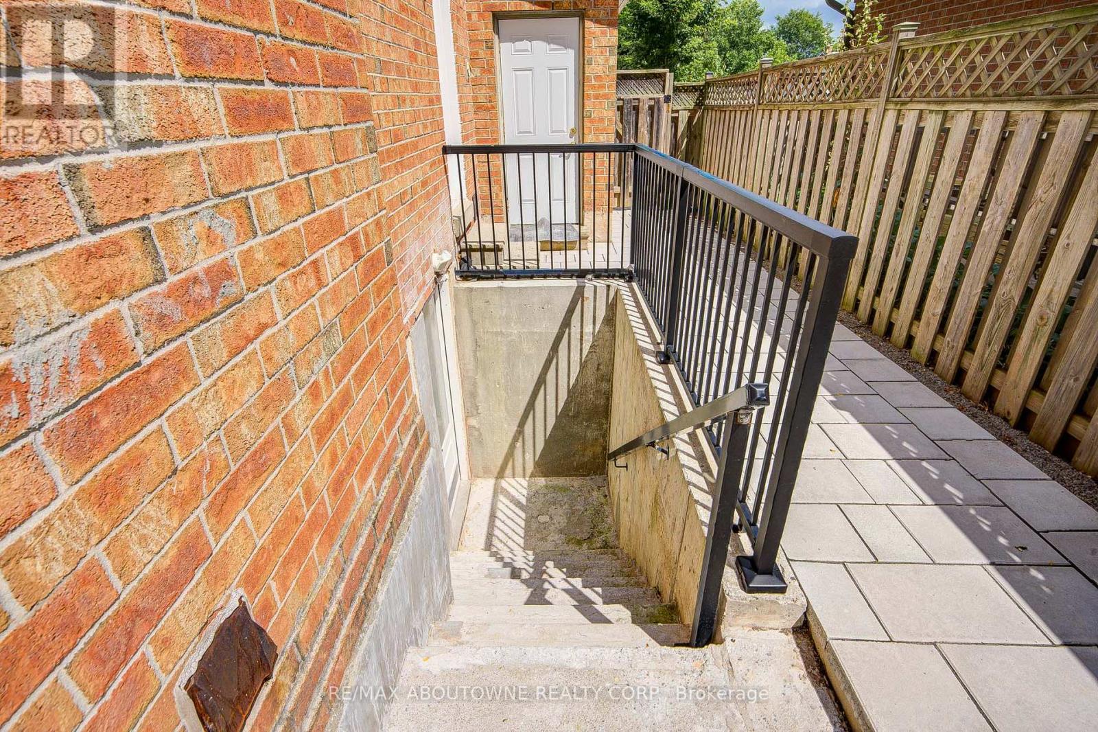 Lower - 1108 Notley Crescent, Oakville, Ontario L6M 1H4 - Photo 8 - W13702046
