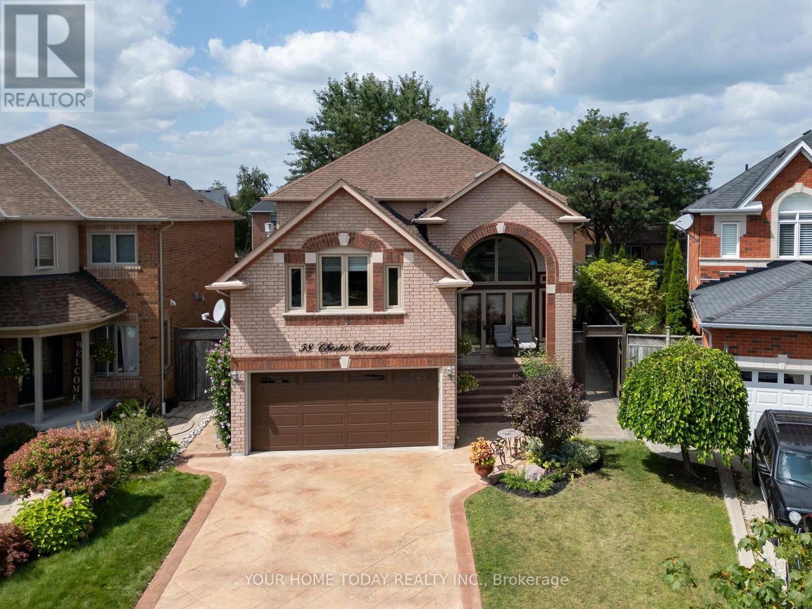 58 Chester Crescent, Halton Hills, Ontario L7G 5W5 - Photo 2 - W13702056