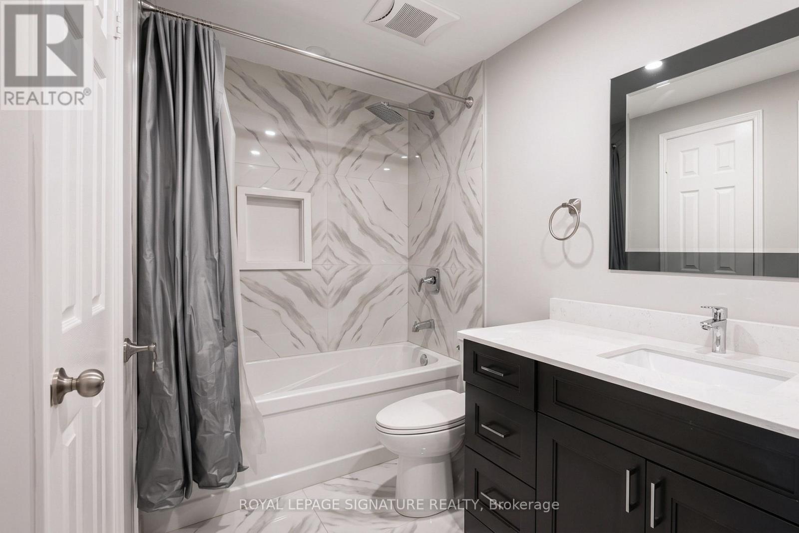352 Assiniboine Trail, Mississauga, Ontario  L5R 2Y3 - Photo 13 - W13702074