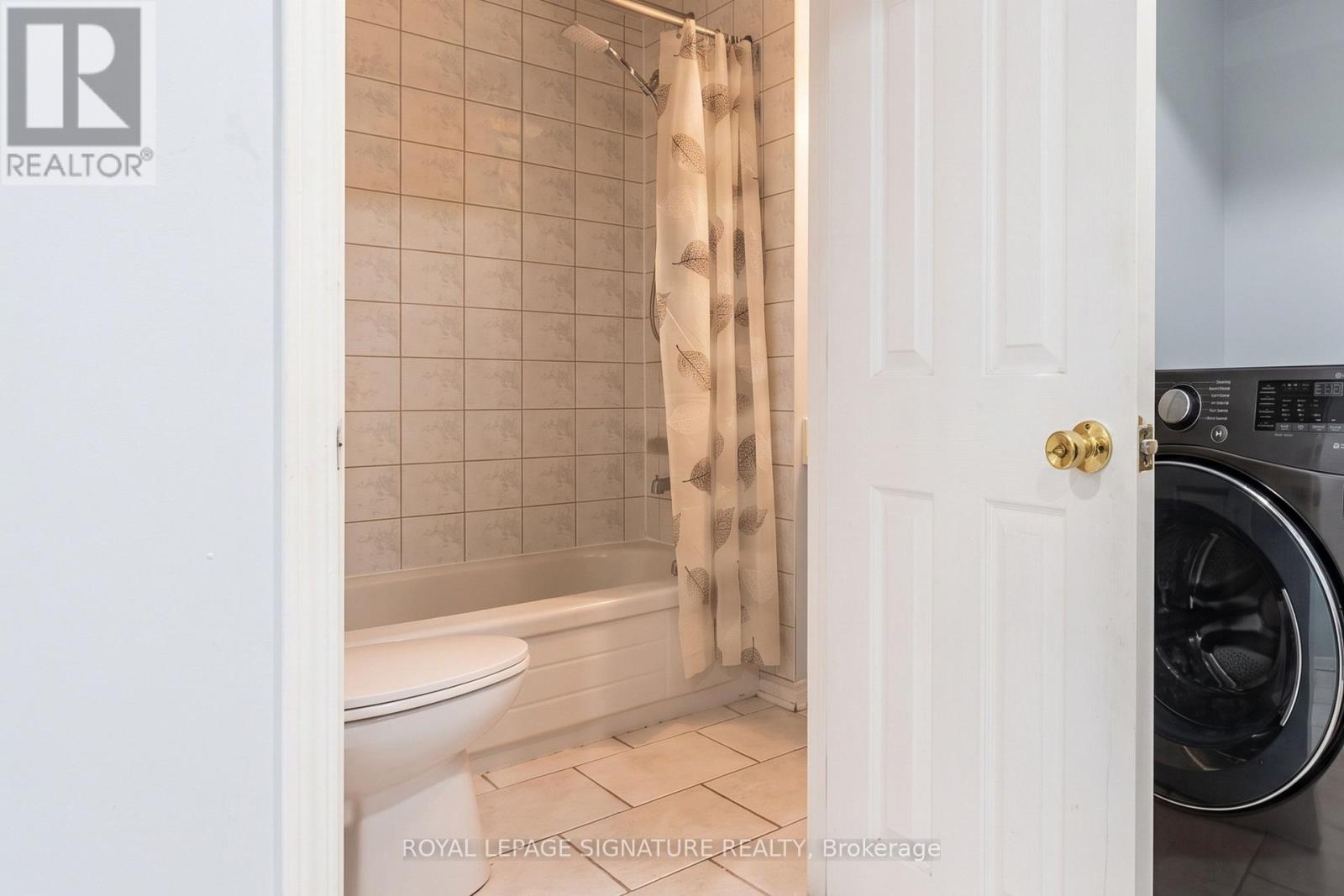352 Assiniboine Trail, Mississauga, Ontario  L5R 2Y3 - Photo 17 - W13702074