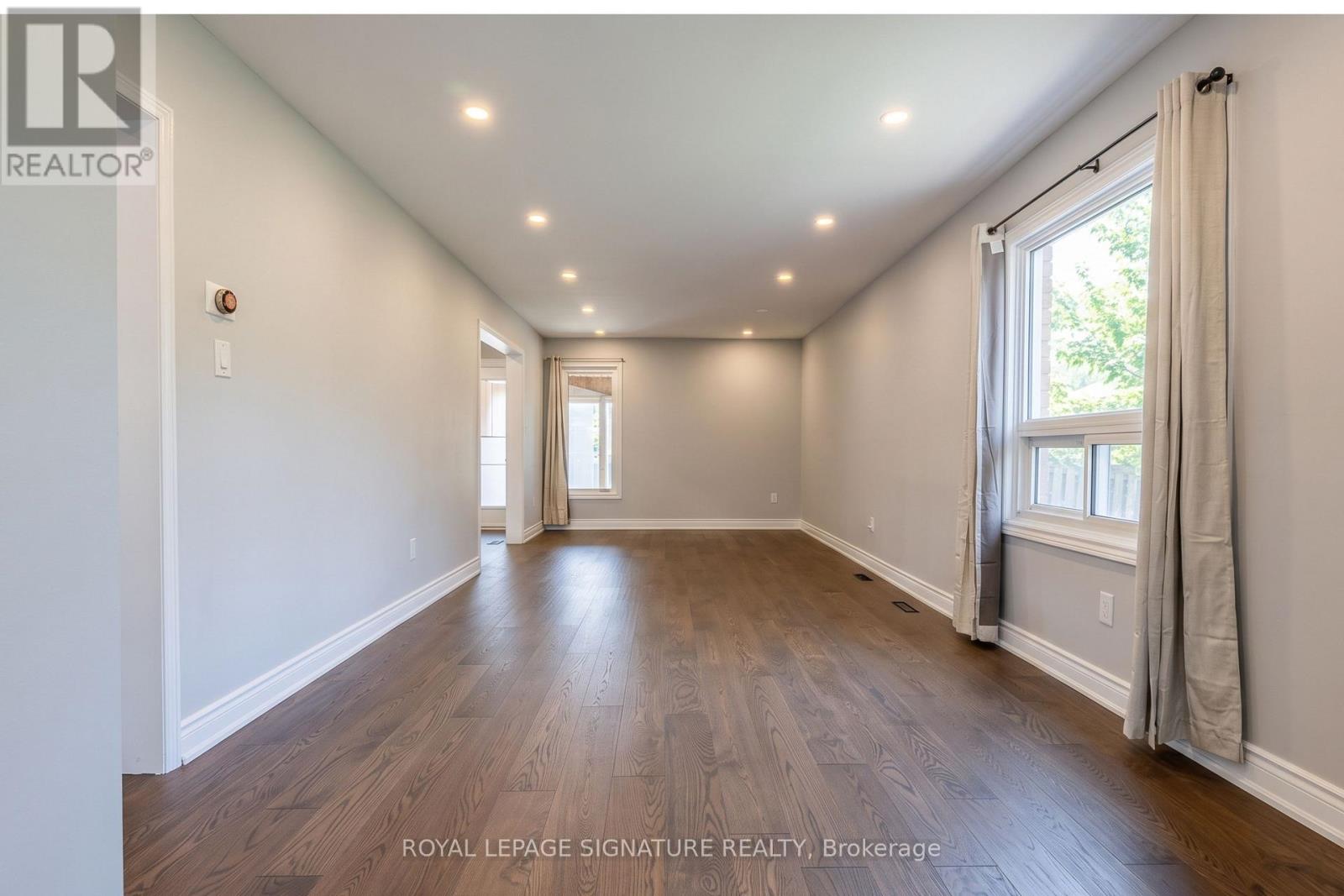 352 Assiniboine Trail, Mississauga, Ontario  L5R 2Y3 - Photo 2 - W13702074