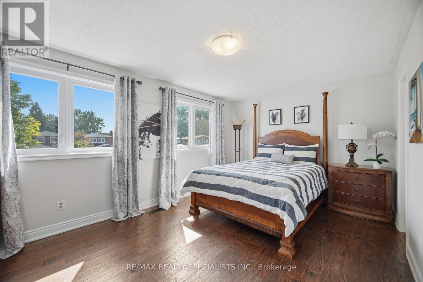 1106 Highgate Place, Mississauga, Ontario L4W 3H4 - Photo 11 - W13702094