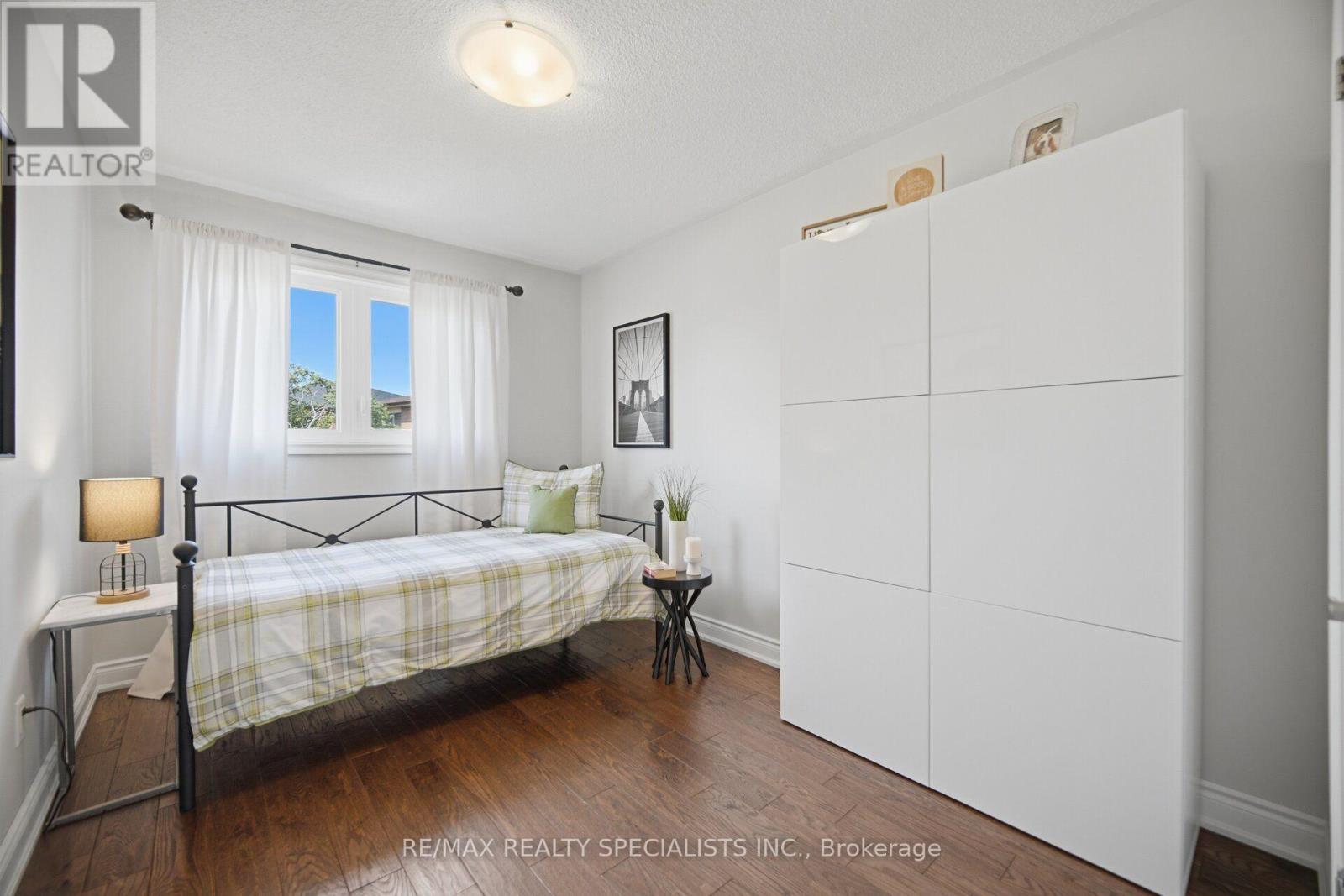 1106 Highgate Place, Mississauga, Ontario L4W 3H4 - Photo 15 - W13702094