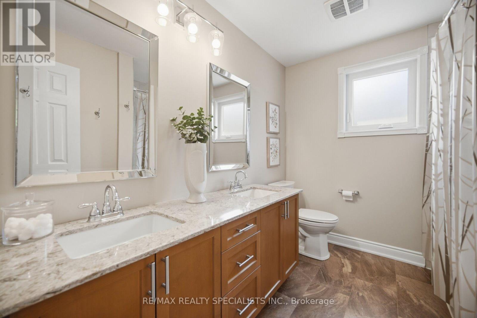 1106 Highgate Place, Mississauga, Ontario L4W 3H4 - Photo 16 - W13702094