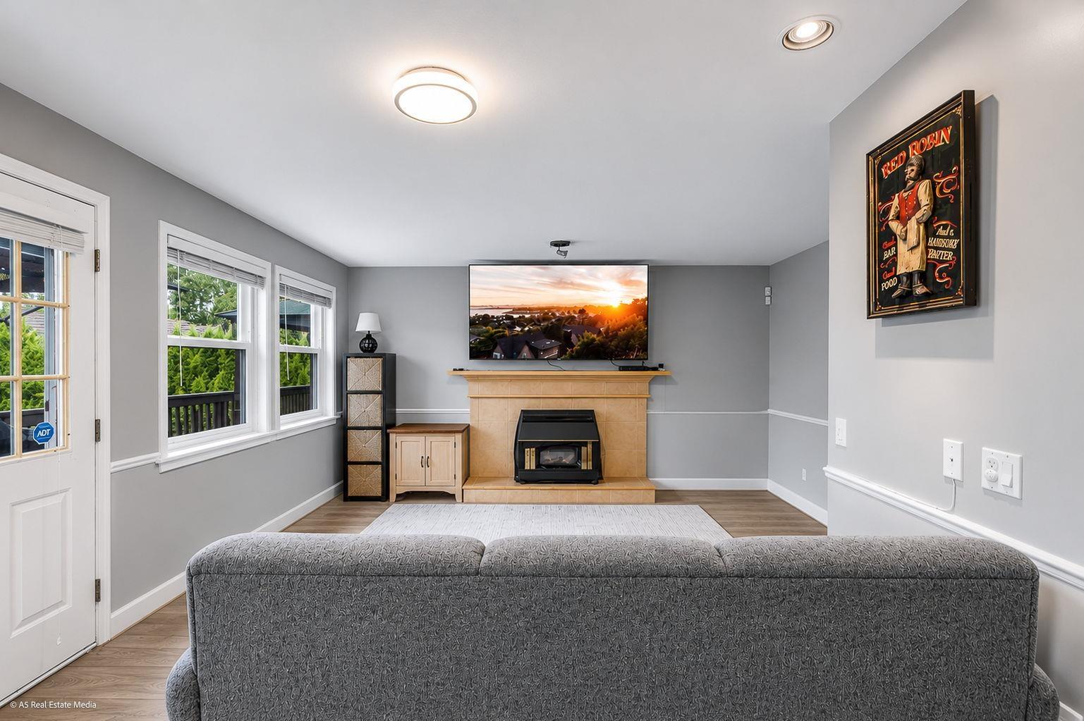 16375 Middleglen Place, Surrey, British Columbia  V4N 1X7 - Photo 14 - R3157608