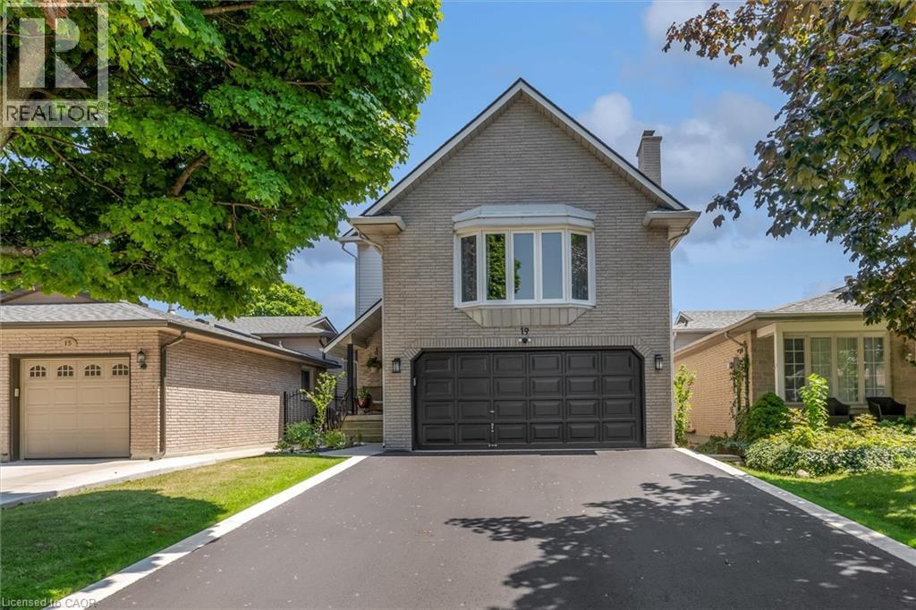 19 MILLPOND Place, Hamilton, Ontario