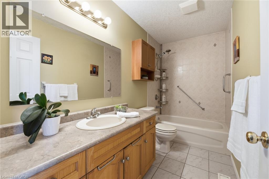 644 Langlaw Drive, Cambridge, Ontario  N1P 1H4 - Photo 25 - 40857526