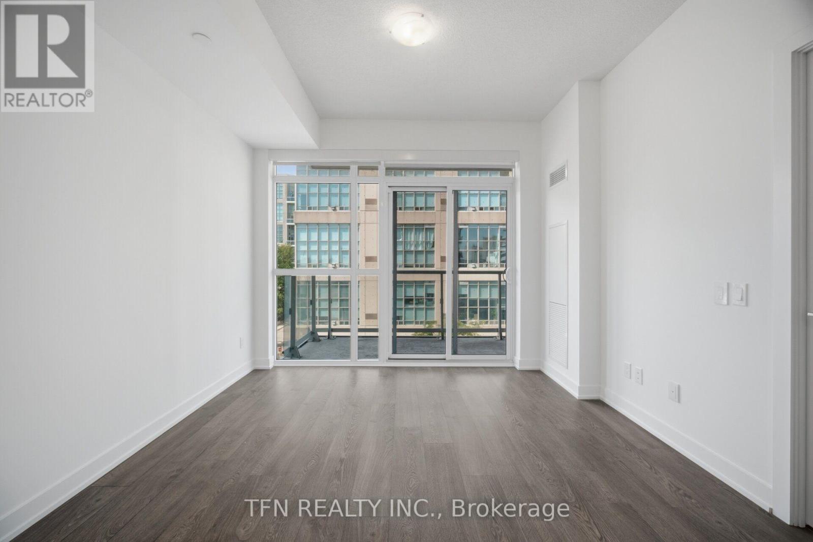 251 Manitoba St Street, Toronto, Ontario  M8Y 0C7 - Photo 5 - W13702134