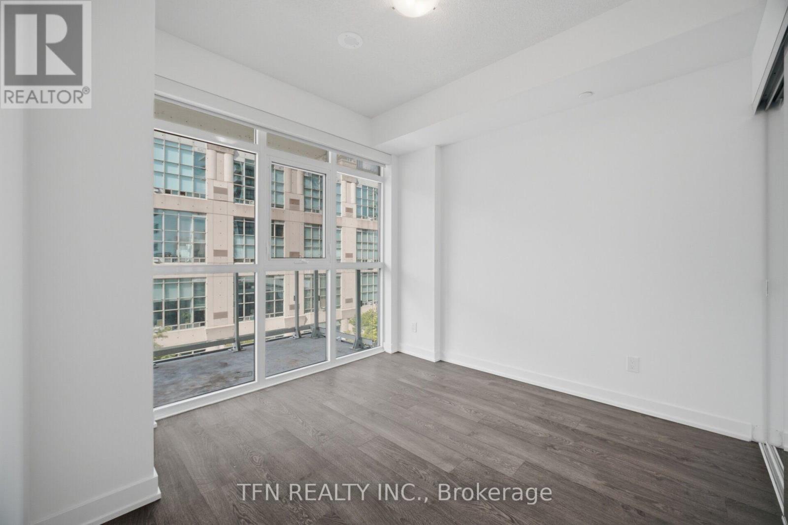 251 Manitoba St Street, Toronto, Ontario  M8Y 0C7 - Photo 7 - W13702134