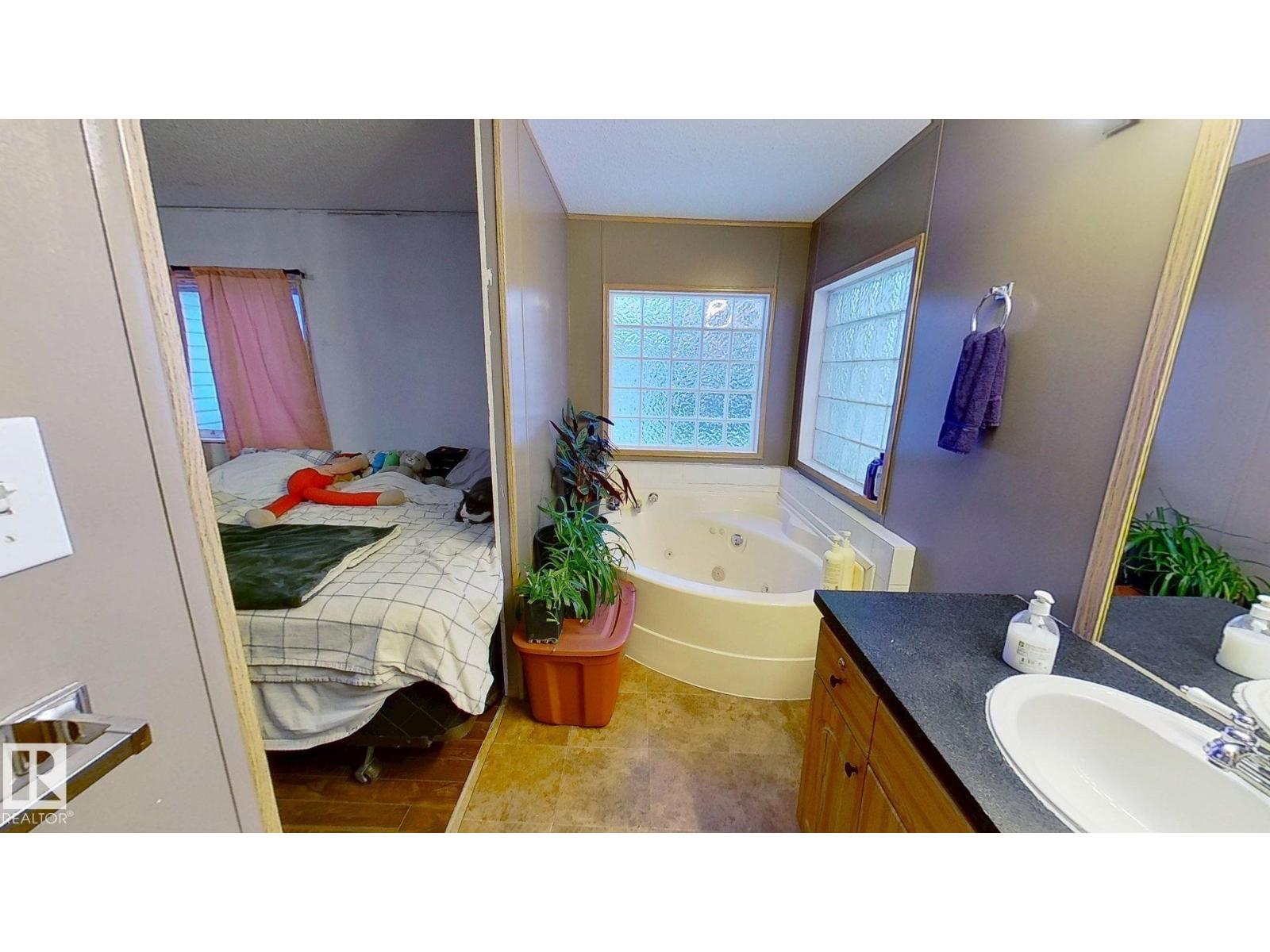 2958 Lakewood Dr NW NW, Edmonton, Alberta  T5S 1T7 - Photo 16 - E4469749