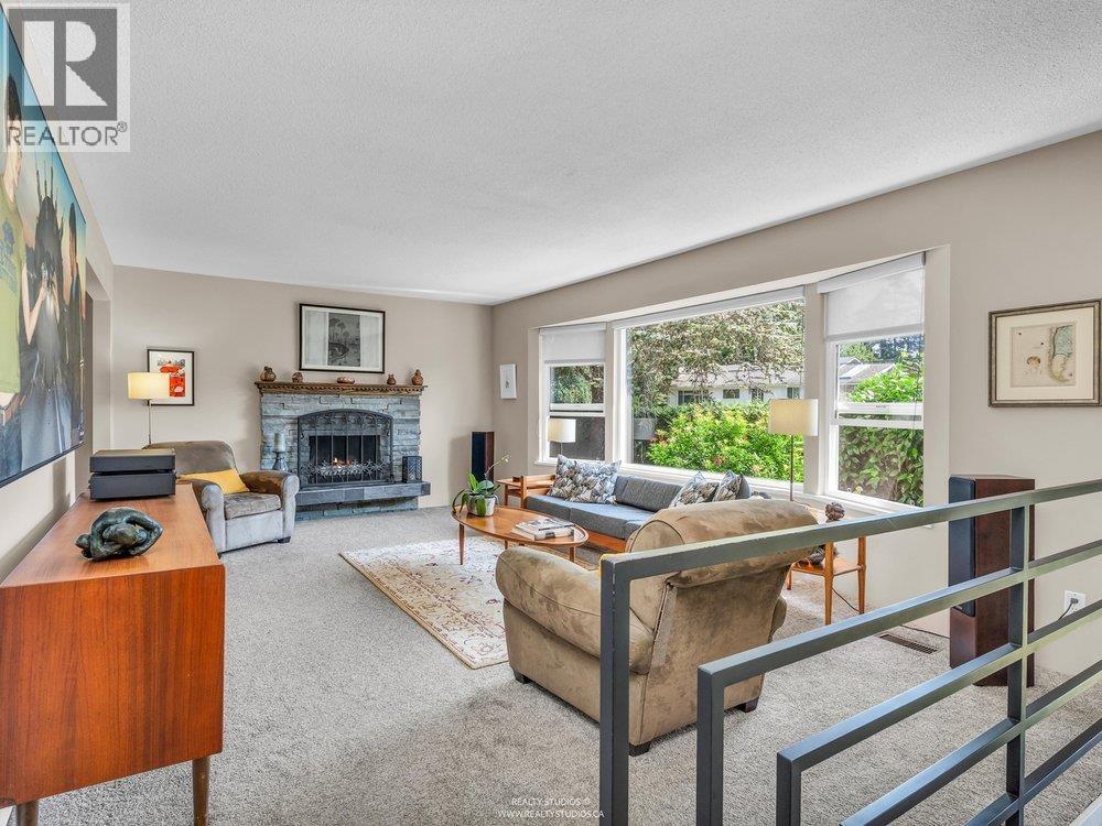 999 53a Street, Delta, British Columbia  V4M 3E2 - Photo 4 - R3140841