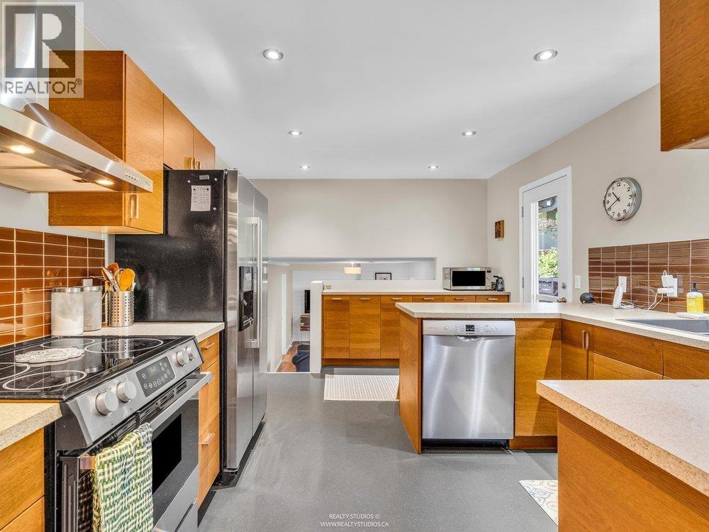 999 53A STREET, Delta, British Columbia