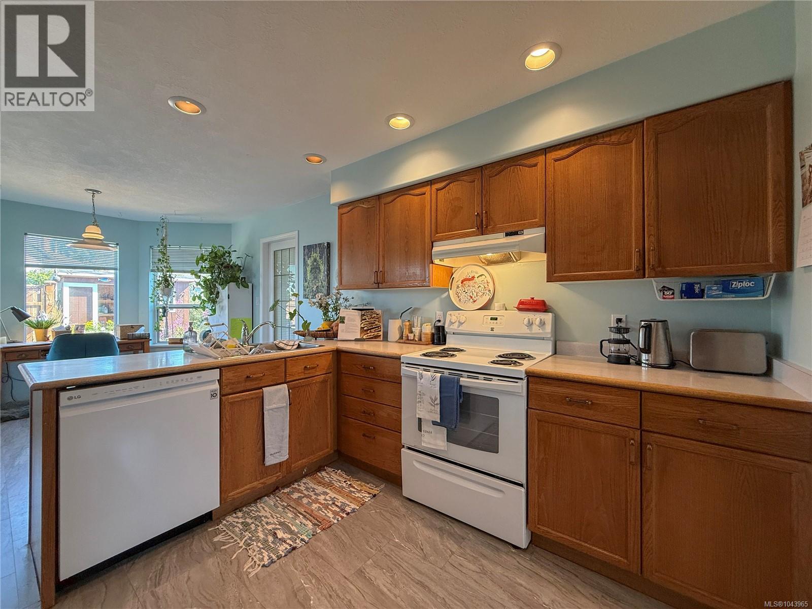 688 Albatross Cres, Campbell River, British Columbia  V9W 6Z9 - Photo 3 - 1043965
