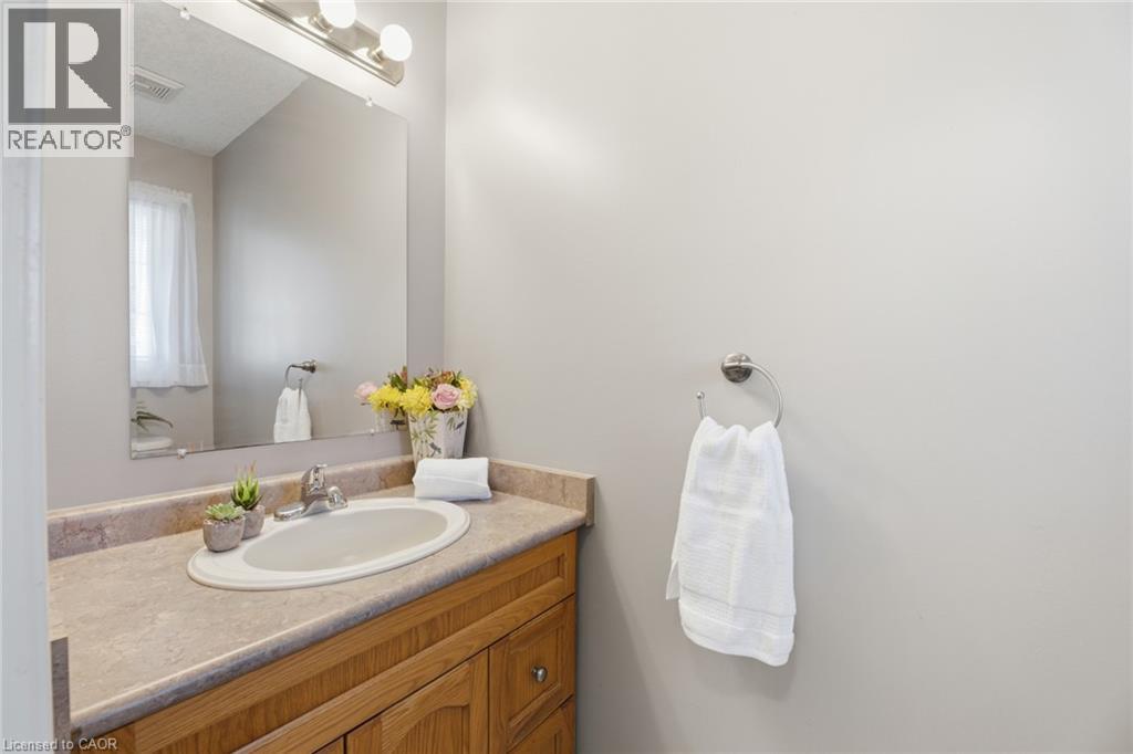 644 Langlaw Drive, Cambridge, Ontario  N1P 1H4 - Photo 6 - 40857526