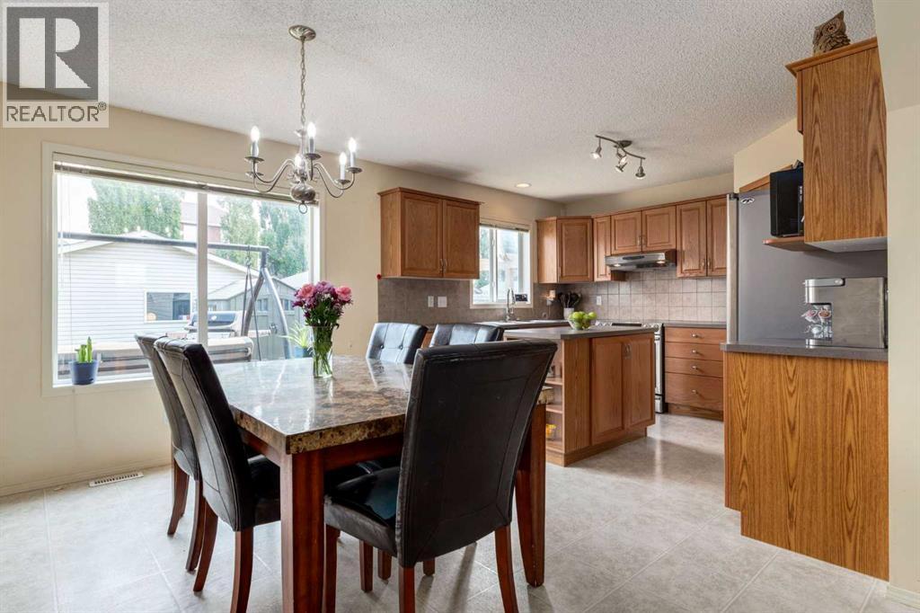 880 Prestwick Circle SE, Calgary, Alberta  T2Z 4E4 - Photo 6 - A2338827
