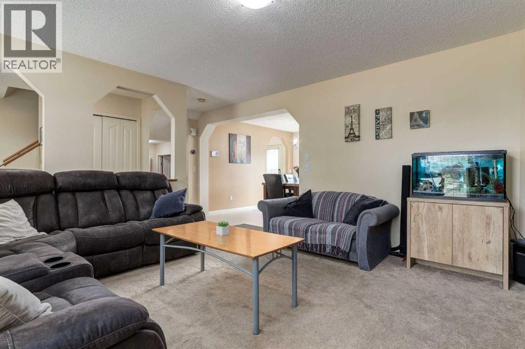 880 Prestwick Circle SE, Calgary, Alberta  T2Z 4E4 - Photo 5 - A2338827