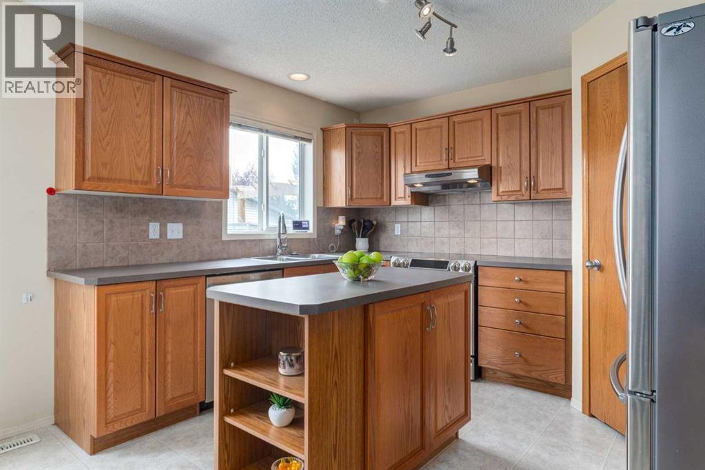 880 Prestwick Circle SE, Calgary, Alberta  T2Z 4E4 - Photo 7 - A2338827