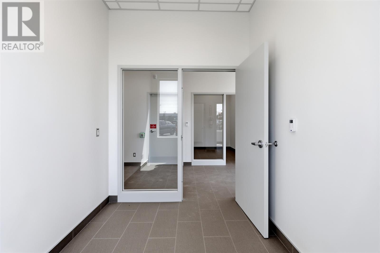 911 Great Northern Rd, Sault Ste. Marie, Ontario  P6B 0B9 - Photo 16 - SM262275