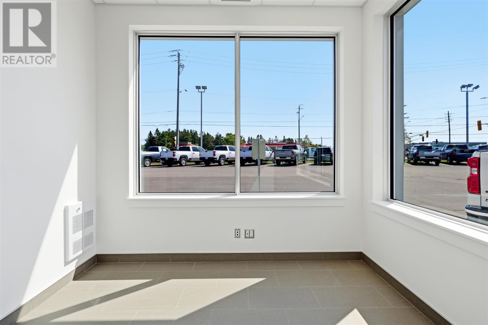 911 Great Northern Rd, Sault Ste. Marie, Ontario  P6B 0B9 - Photo 21 - SM262275