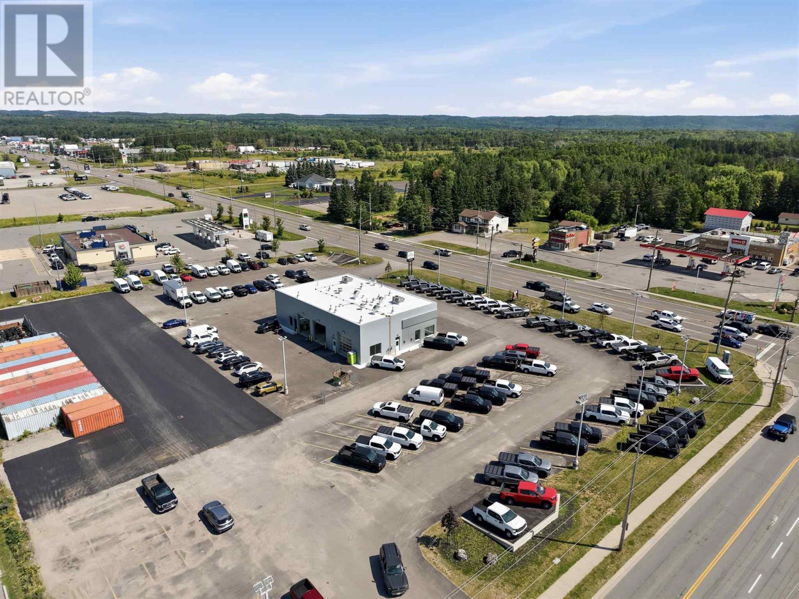 911 Great Northern Rd, Sault Ste. Marie, Ontario  P6B 0B9 - Photo 3 - SM262275