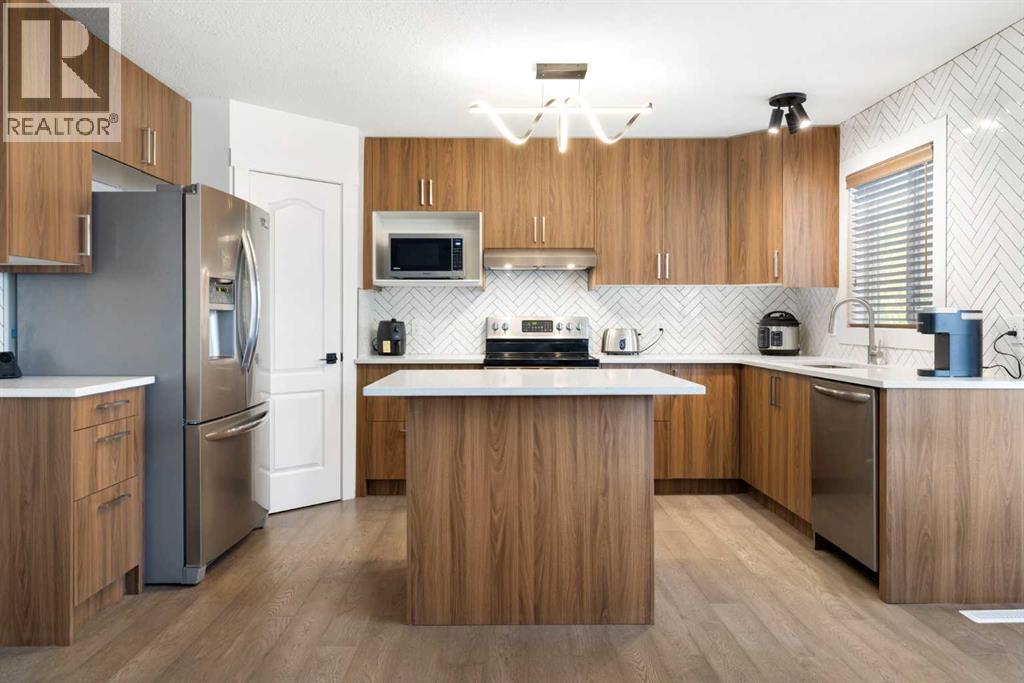 56 West Cedar Rise SW, Calgary, Alberta  T3H 5E2 - Photo 12 - A2338388