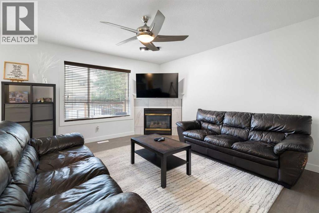 56 West Cedar Rise SW, Calgary, Alberta  T3H 5E2 - Photo 17 - A2338388