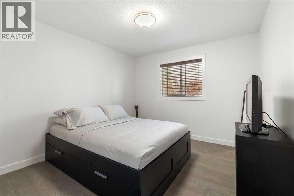56 West Cedar Rise SW, Calgary, Alberta  T3H 5E2 - Photo 27 - A2338388