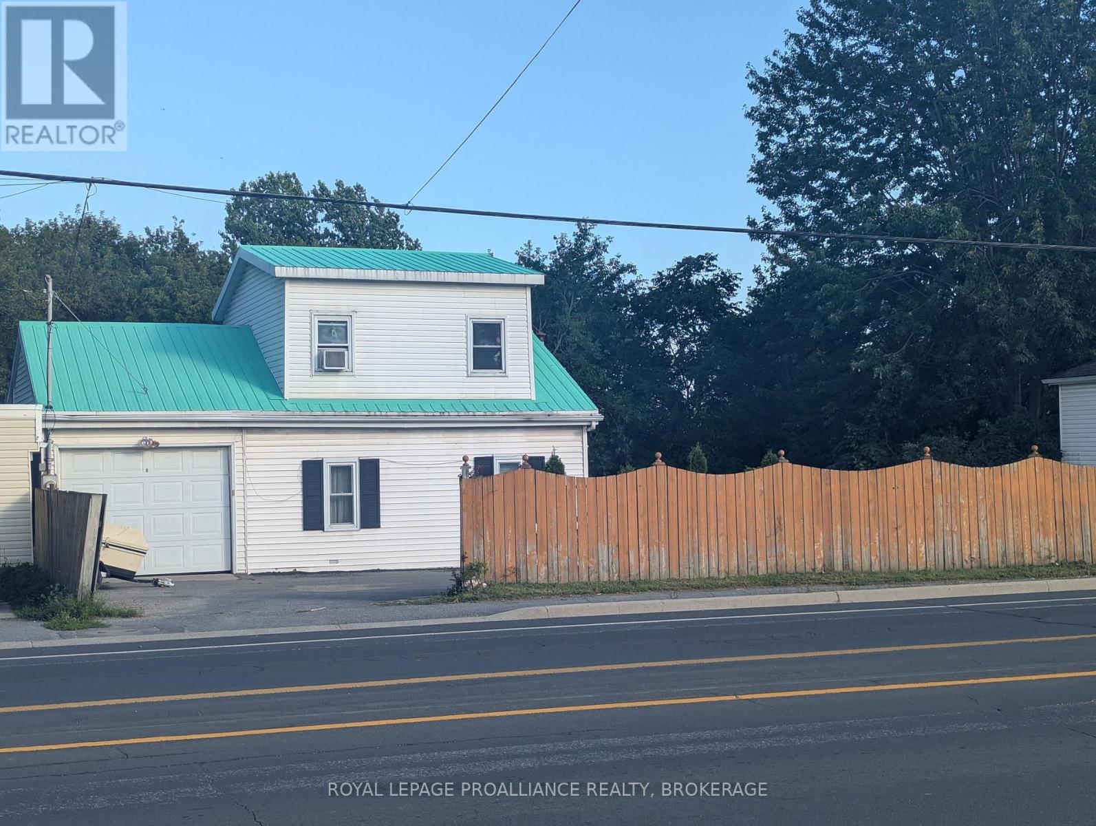 1105 Montreal Street, Kingston, Ontario K7K 3K6 - Photo 4 - X13702234