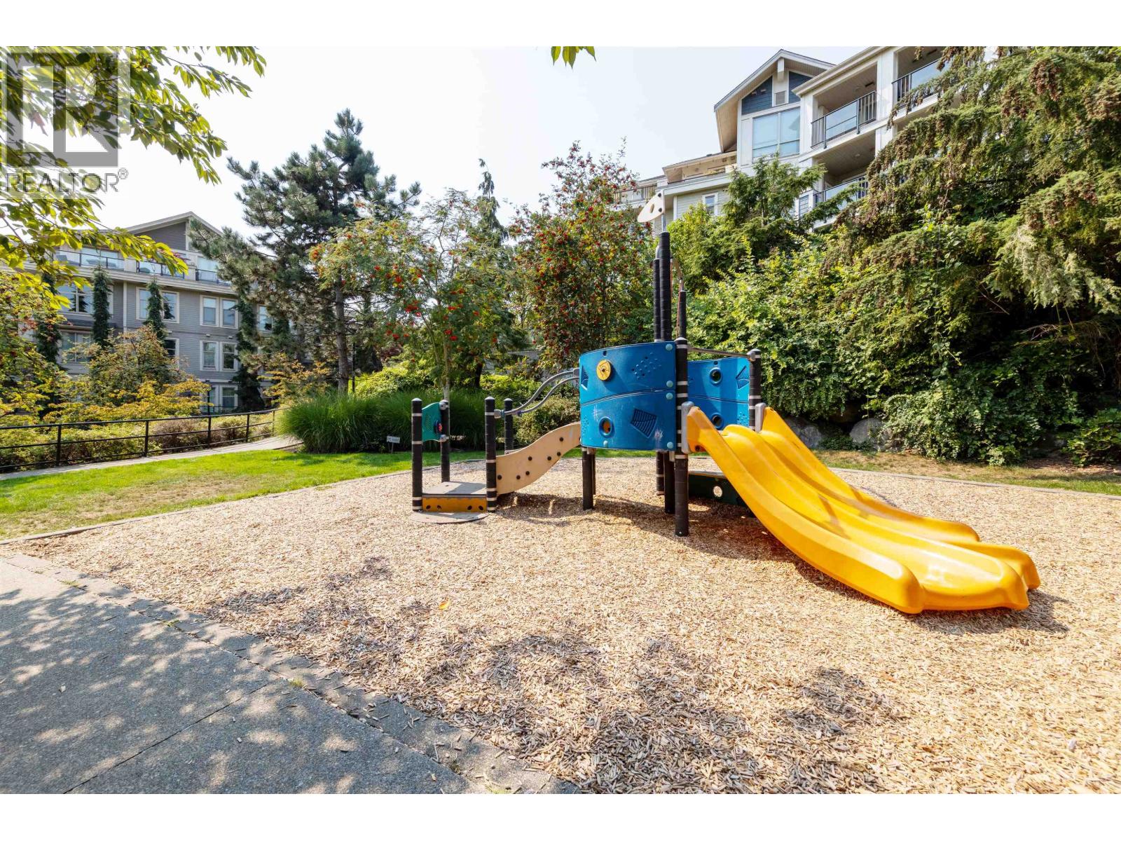 401 265 Ross Drive, New Westminster, British Columbia  V3L 0C8 - Photo 25 - R3157841