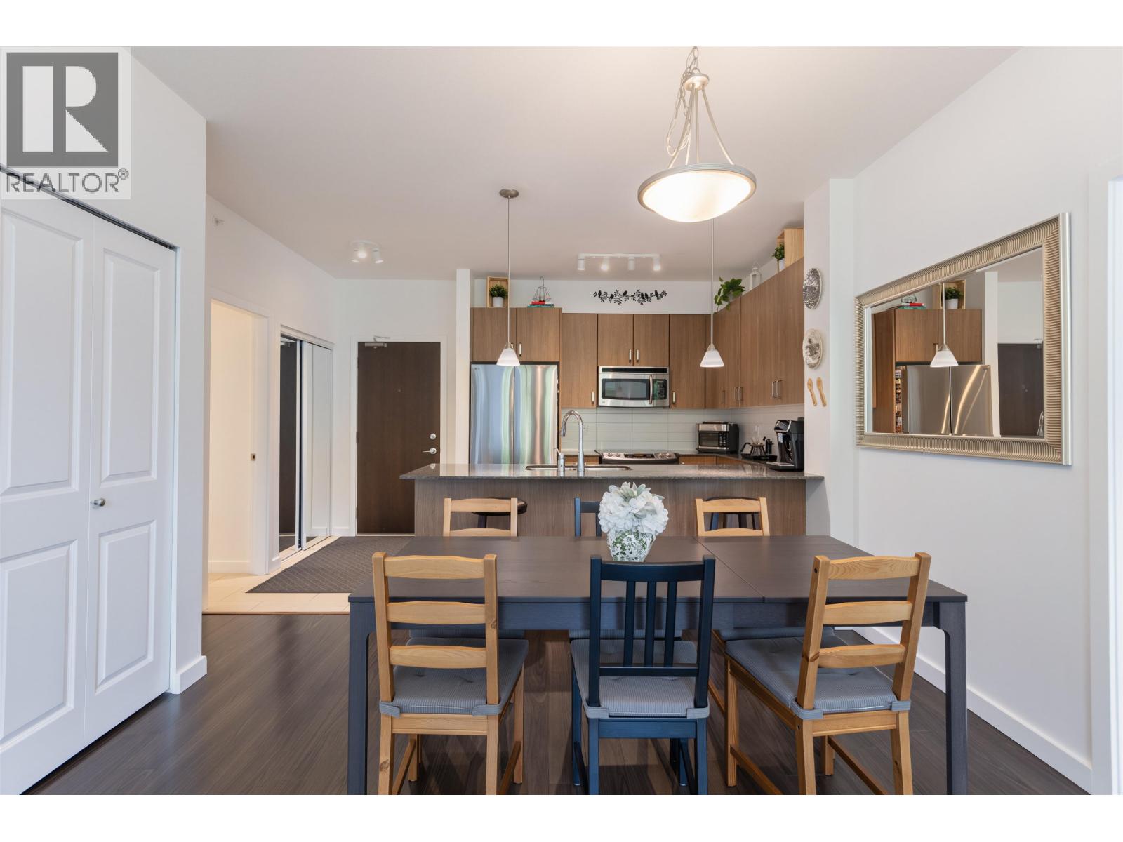 401 265 Ross Drive, New Westminster, British Columbia  V3L 0C8 - Photo 6 - R3157841