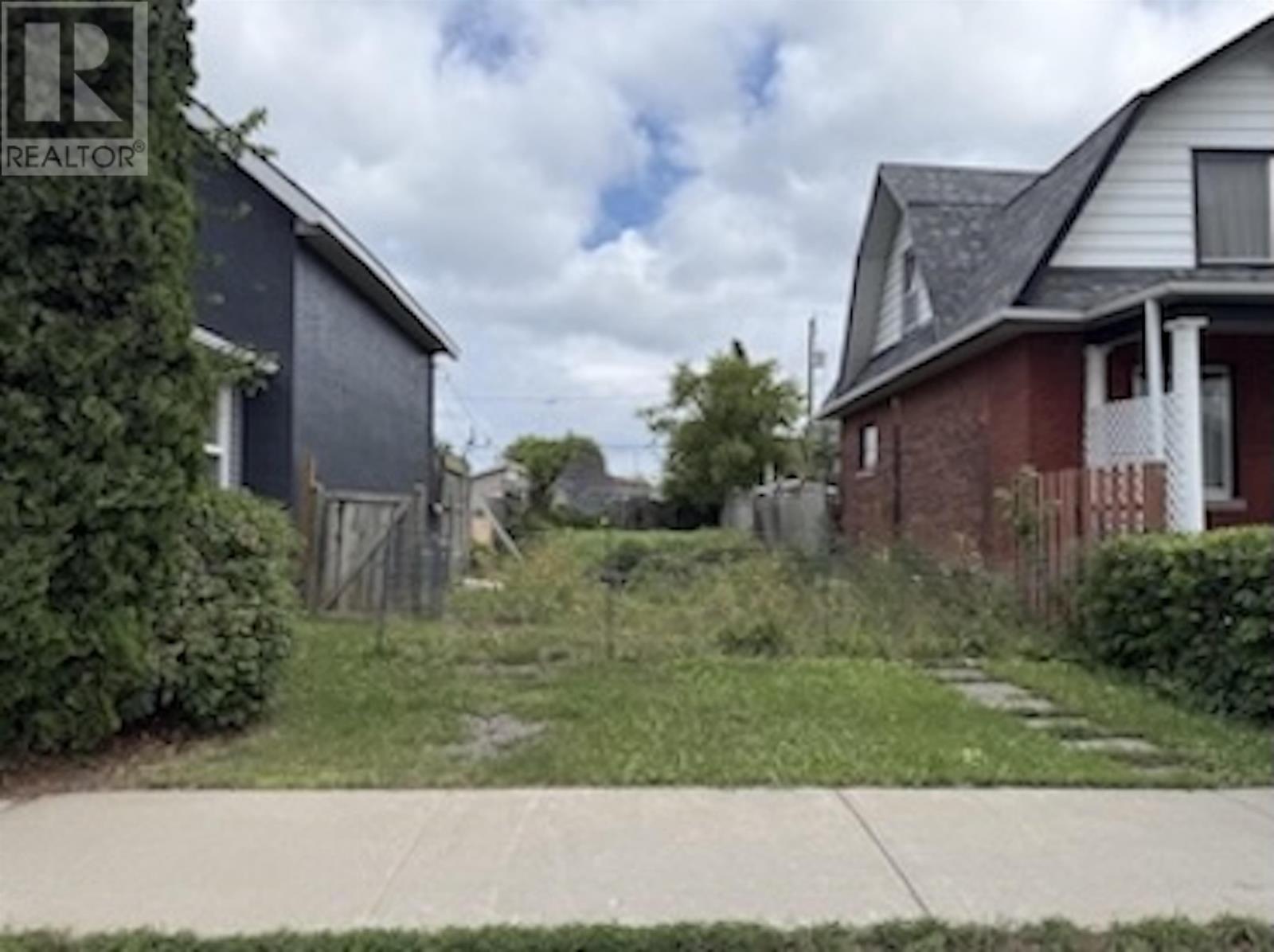 520 Brodie St N, Thunder Bay, Ontario  P7C 3T6 - Photo 1 - TB2602458
