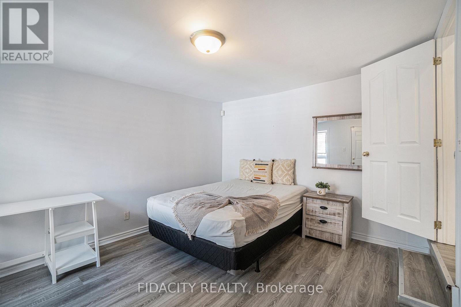 640 Somerset Street W, Ottawa, Ontario K1R 5K4 - Photo 17 - X13702186