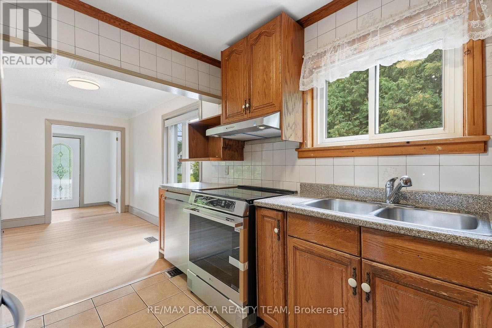 2604 Mer Bleue Road, Ottawa, Ontario K4B 1H9 - Photo 8 - X13702190