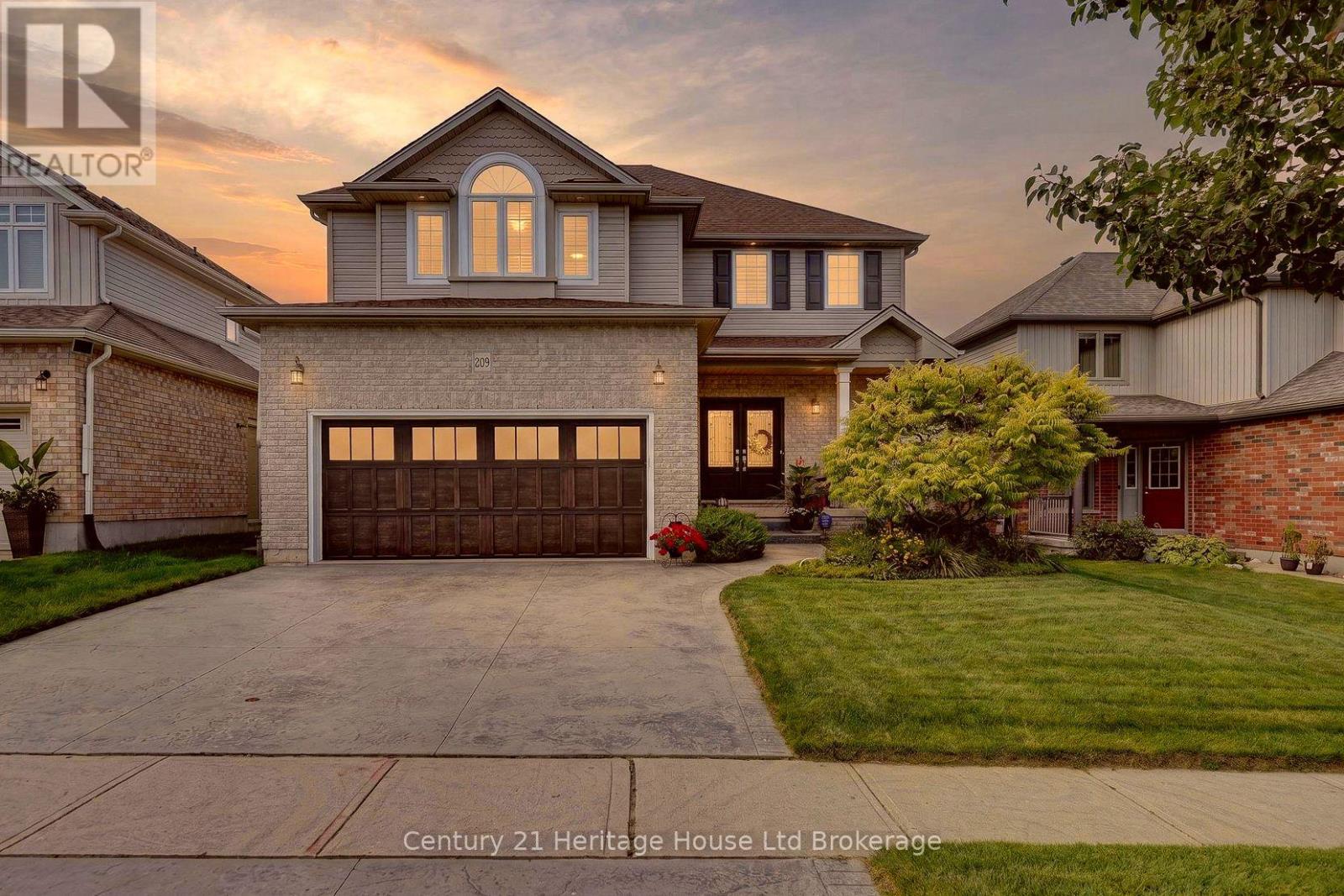 209 MUNNOCH BOULEVARD, Woodstock, Ontario