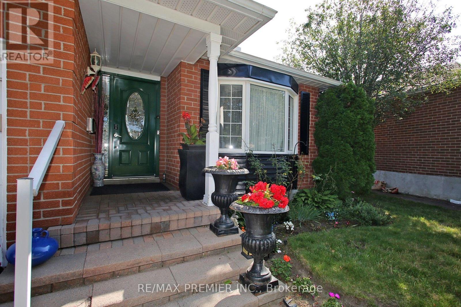 72 Homefield Square, Clarington, Ontario  L1E 1L3 - Photo 3 - E13702168