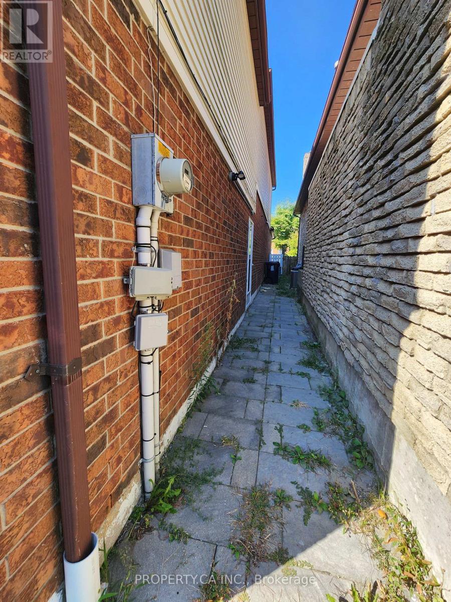 Bsmt - 159 Sandyhook Square, Toronto, Ontario  M1W 3N6 - Photo 17 - E13702272