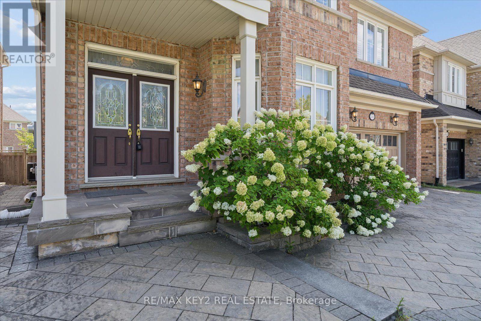 110 Walter Scott Crescent, Markham, Ontario L6C 0E9 - Photo 2 - N13702172