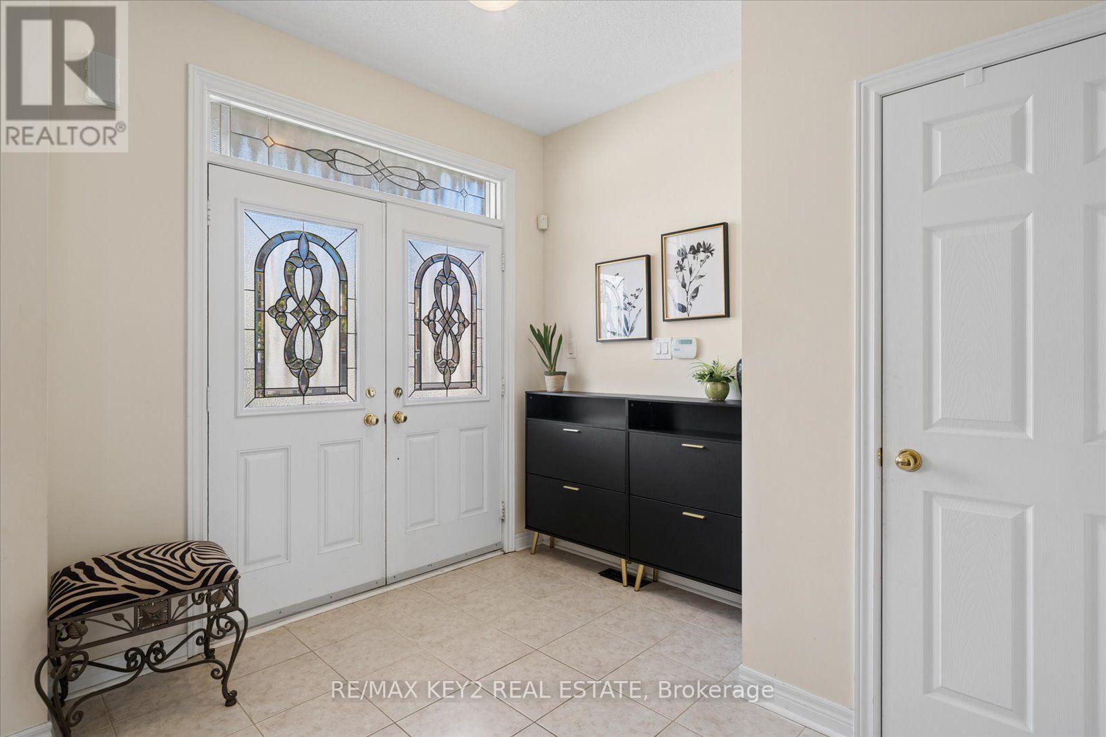 110 Walter Scott Crescent, Markham, Ontario L6C 0E9 - Photo 3 - N13702172