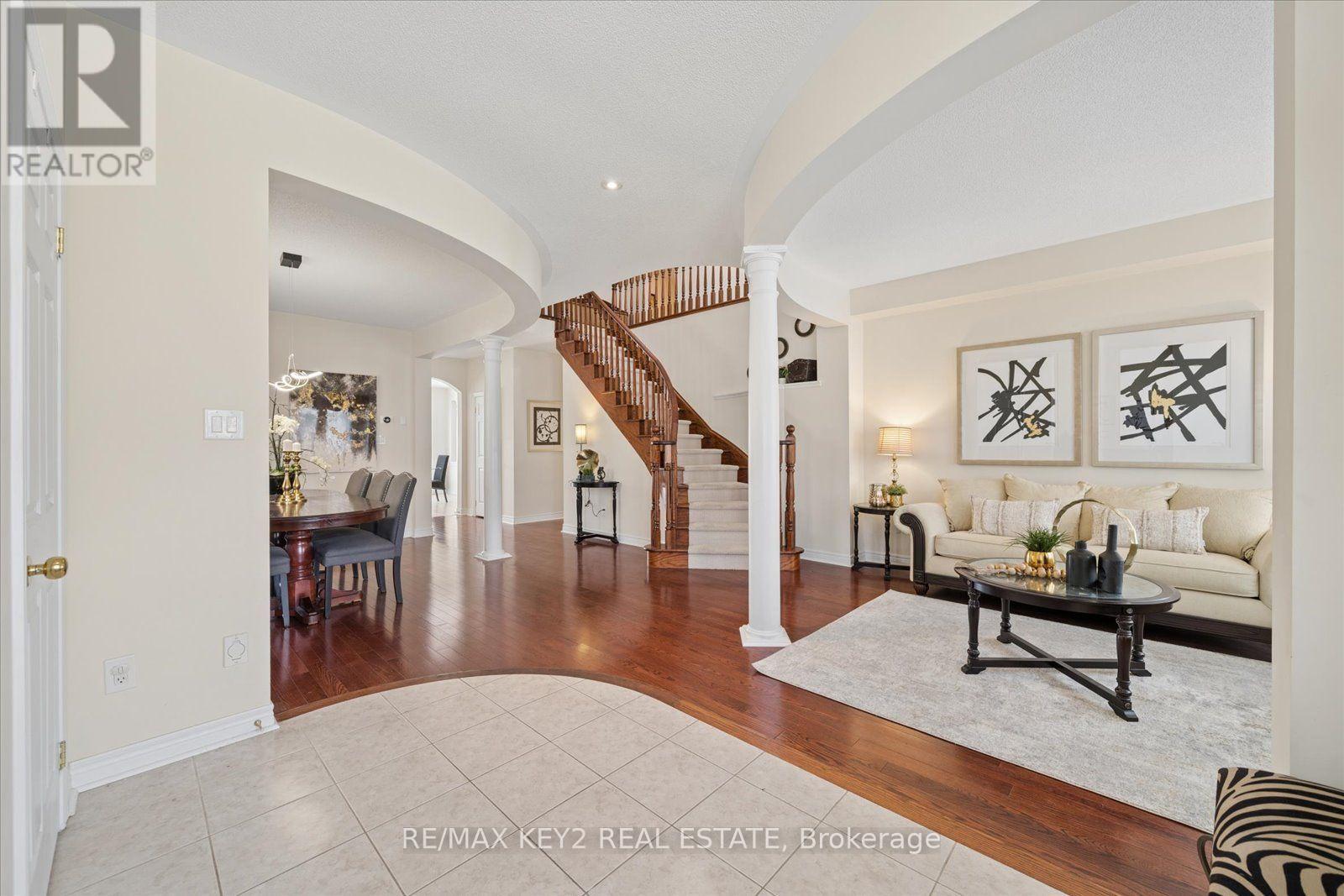 110 Walter Scott Crescent, Markham, Ontario L6C 0E9 - Photo 4 - N13702172