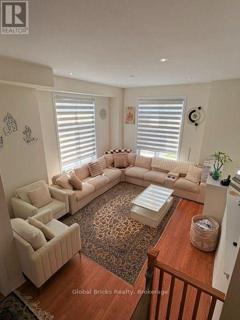 64 SEINE LANE E