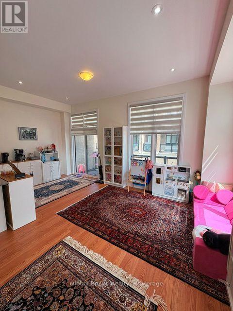 64 Seine Lane E, Richmond Hill, Ontario  L4E 3R9 - Photo 7 - N13702174
