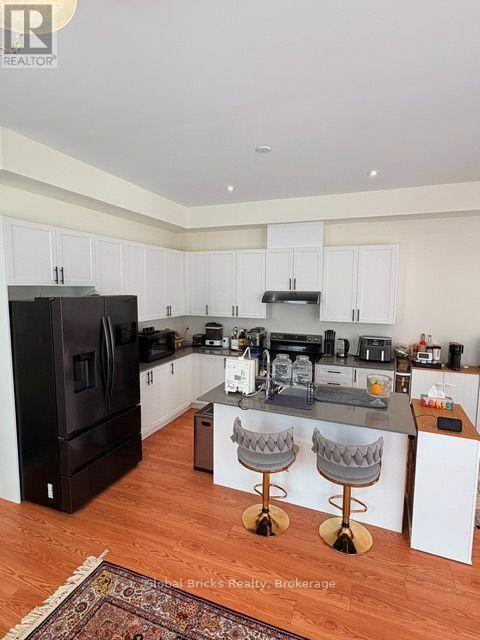 64 Seine Lane E, Richmond Hill, Ontario  L4E 3R9 - Photo 8 - N13702174